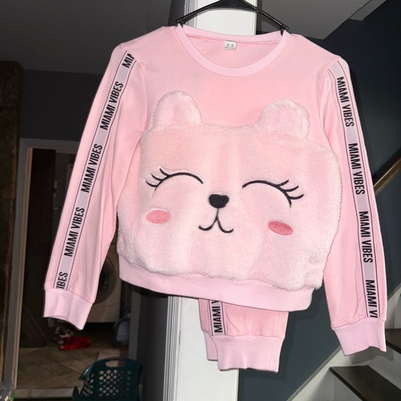 NWOT- Girls Cartoon Pink Bear Embroidered Letter Tape Pullover & Sweatpants Set - Picture 5 of 7